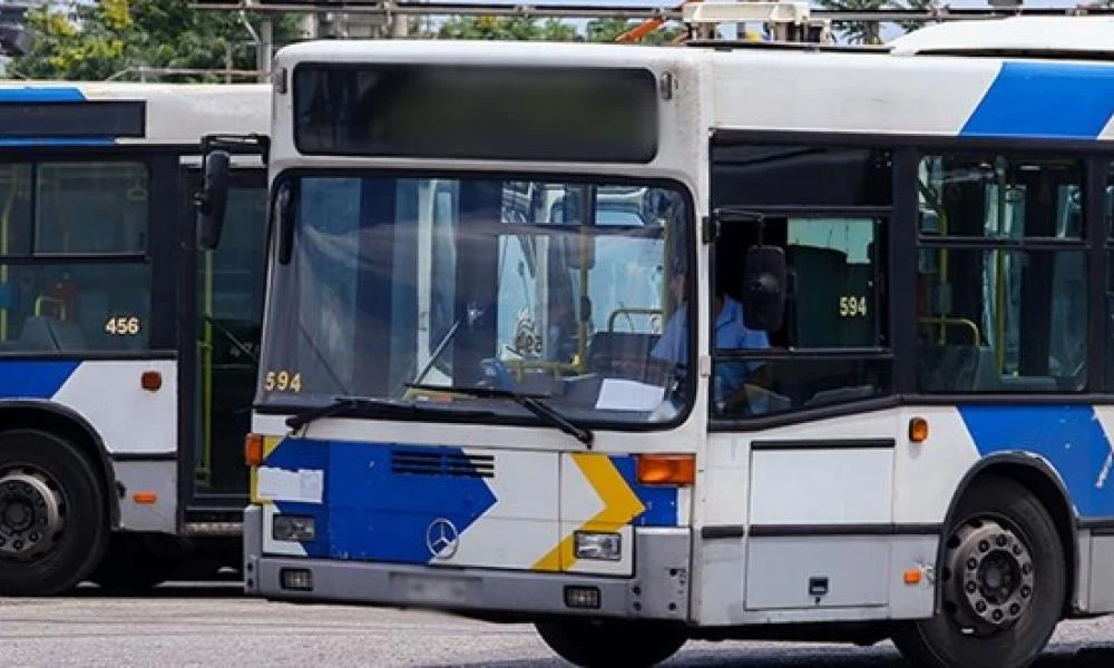 Στα ΜΜΜ μειώθηκε κατά 80% η επιβατική κίνηση